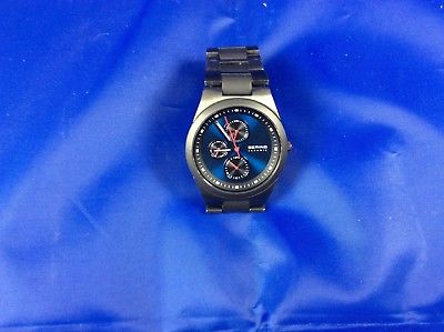 BERING CERAMIC MEN'S WRISTWATCH -- MODEL NO. 32339-788