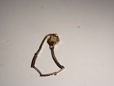 VINTAGE BULOVA LADIES 17 JEWEL WATCH   WORKING!